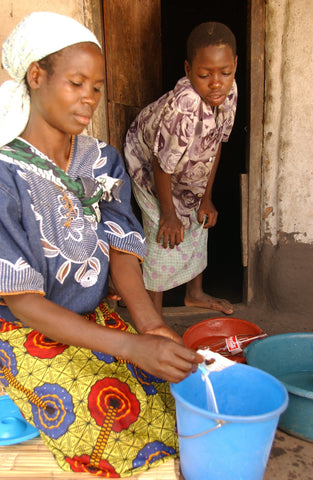 Give a gift that matters: a donation in your friend's name. Your gift of $24 will provide 40 children the lifesaving combination of oral rehydration salts with